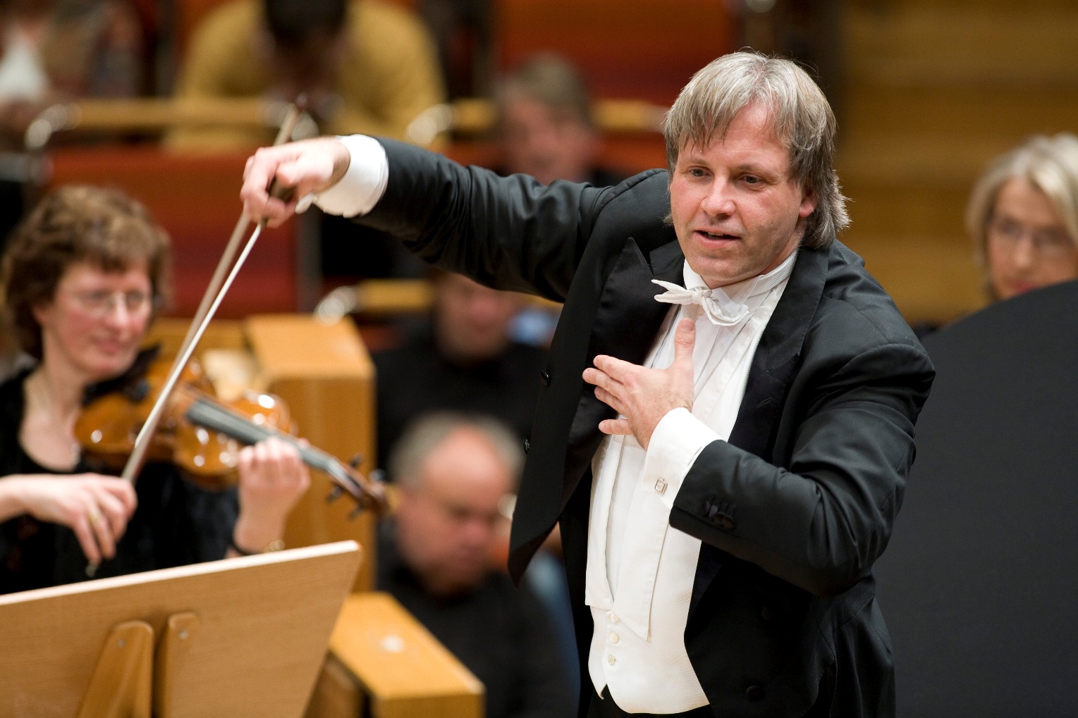 Stenz conducting the Halle