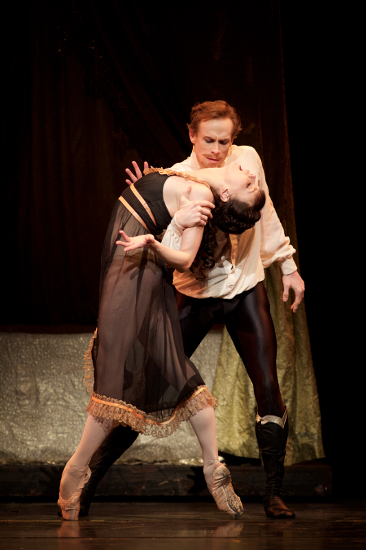 Natalia Osipova and Edward Watson in Kenneth MacMillan's Mayerling. Photo by Alice Pennefather.