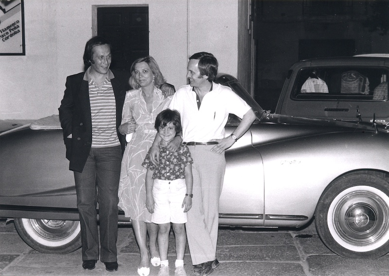Paco de Lucía with Paco Peña and his family, in Cordoba in the early 1980s