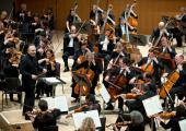 Sir Mark Elder and the Halle performing