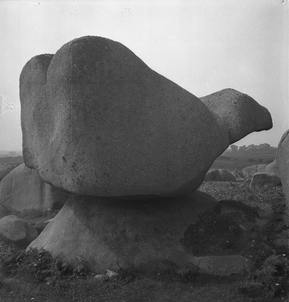Eileen Agar Photograph of ‘Bum and thumb rock’ in Ploumanac’h 1936 Black and white negative 163 × 118 mm © Tate Images