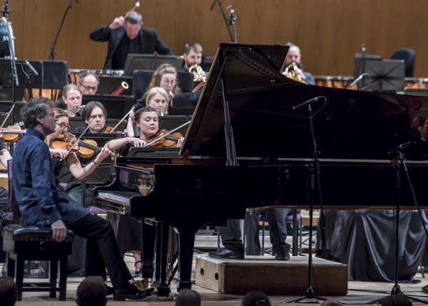 Paul Lewis with BBC Philharmonic