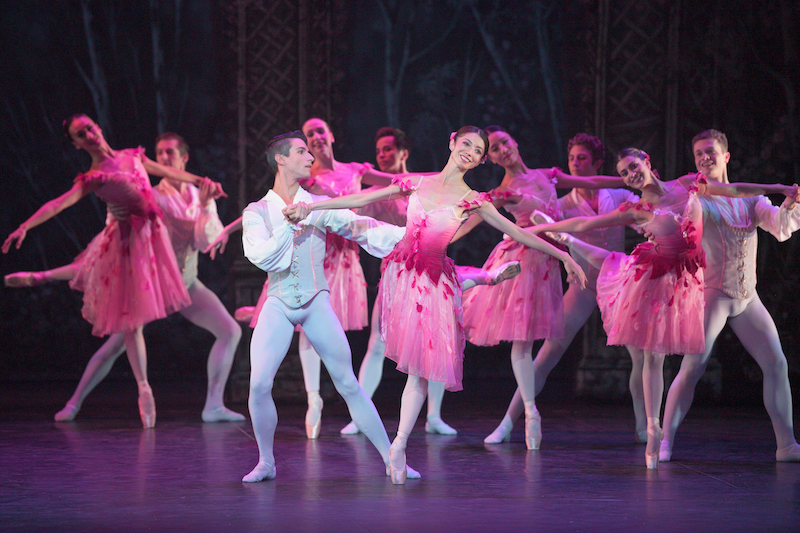 Senri Kou and Francisco Bosch as Lead Flowers in English National Ballet’s Nutcracker © Laurent Liotardo