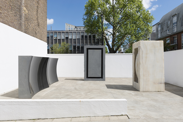 Courtyard installation © Anish Kapoor, photo Dave Morgan courtesy of Lisson Gallery
