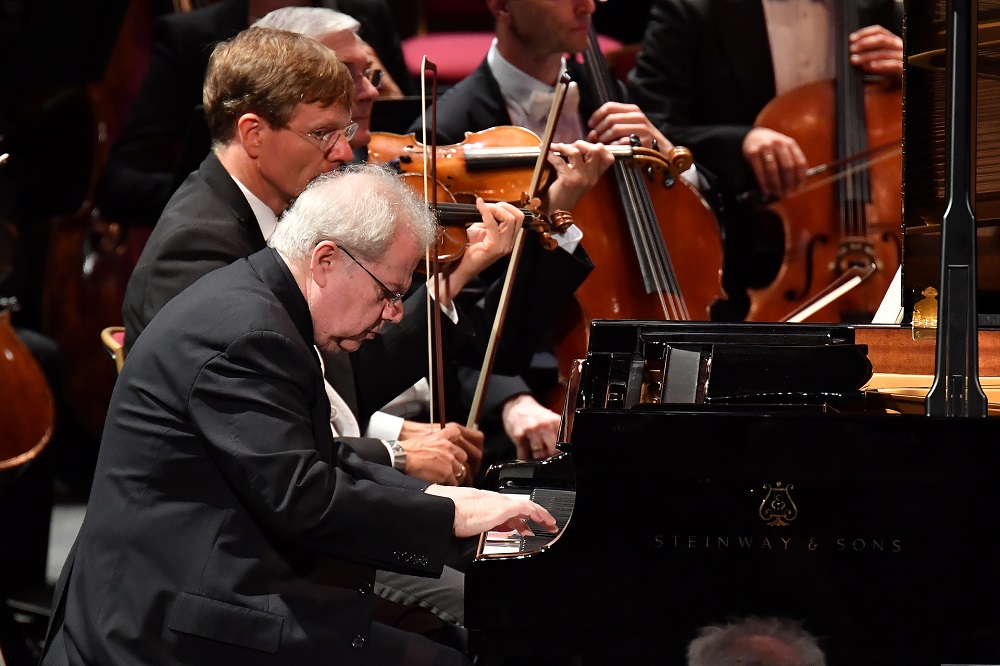 Emanuel Ax performs Mozart’s Piano Concerto No. 14 with the Vienna Philharmonic under conductor Michael Tilson Thomas at the BBC Proms 2017