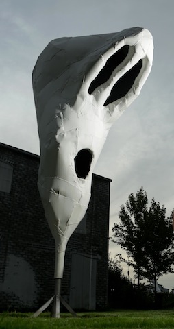 Franz West, Lemur Head, 2001; Galerie Meyer Kainer, Vienna. © Gabriel Szabo)