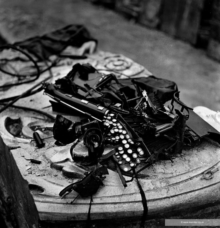 Lee Miller, Remington Silent, London, England 1940. Lee Miller Archives. © Lee Miller Archives, England 2025. All rights reserved. Leemiller.co.uk
