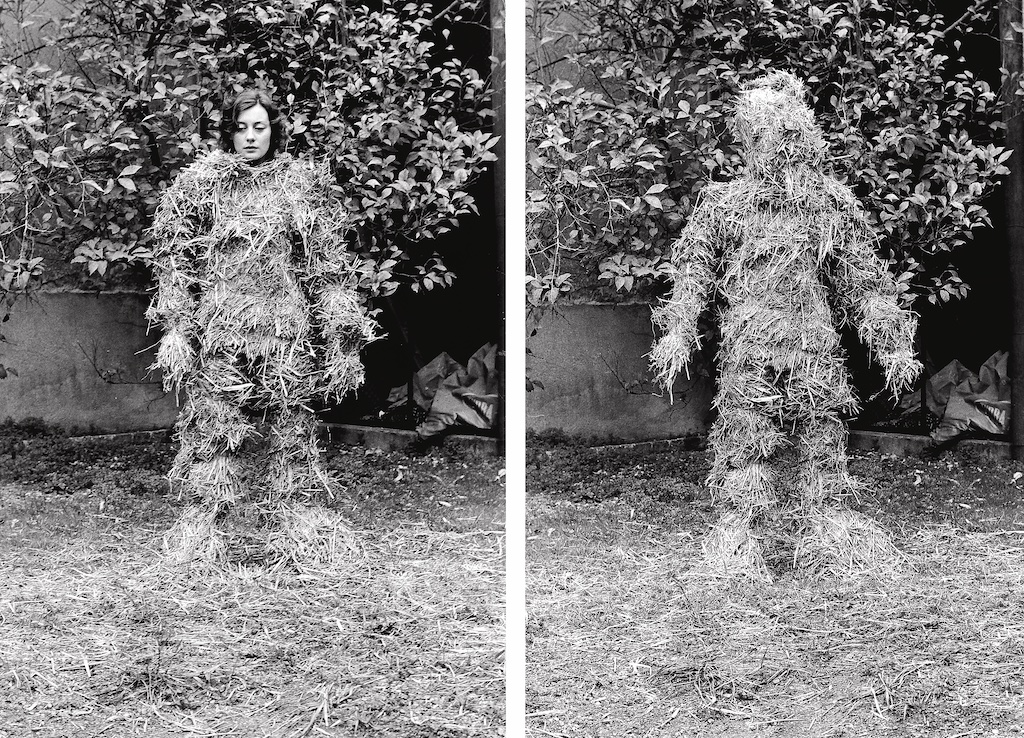 Fina Miralles, Relacions. Relació del cos amb elements naturals. El cos cobert de palla [Documentació de l'acció realitzada el gener de 1975 a Sabadell, Espanya] / Relationship: The Body’s Relationship with Natural Elements. The Body Covered with Straw, 1975 Courtesy of MACBA, Museu d’Art Contemporani de Barcelona