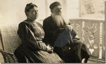 Tolstoy-Sitting-with-Sofya_thumb3