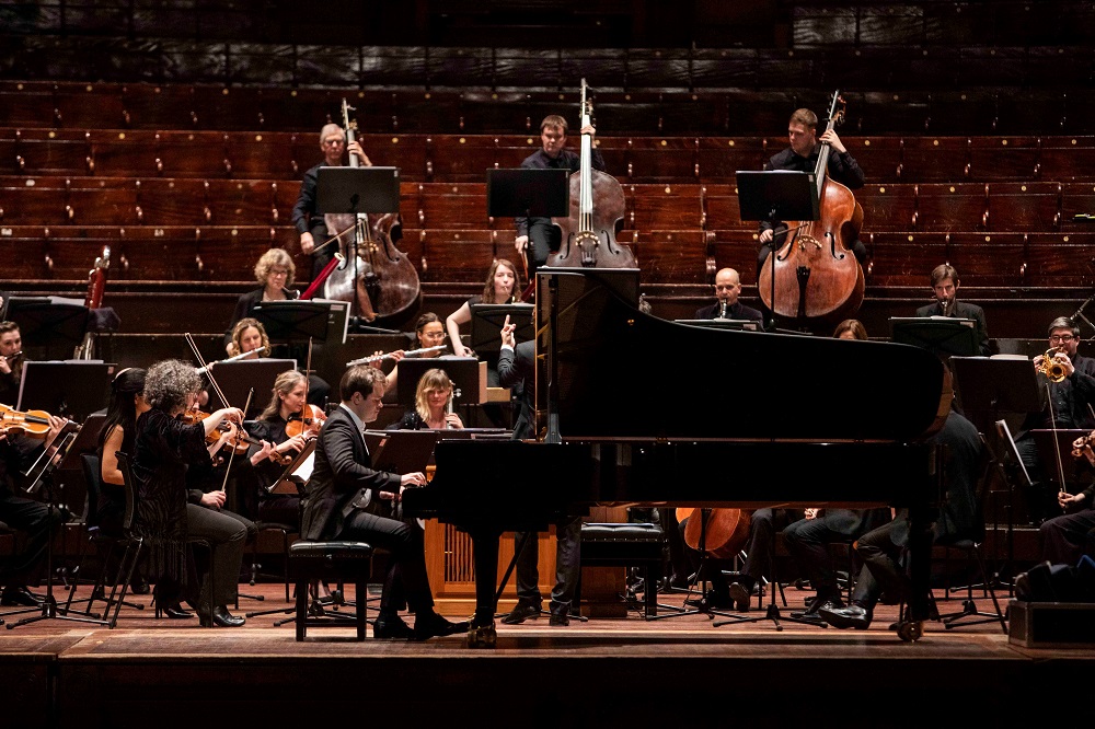 SCO performance of Mendelssohn's First PIano Concerto