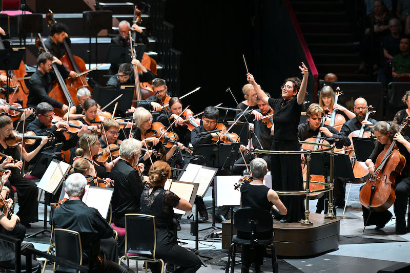 Nil Venditti conducts the BBC National Orchestra of Wales