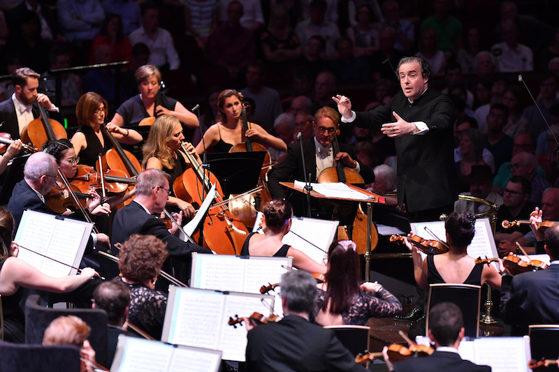 Juanjo Mena conducts the BBC Philharmonic at the Proms