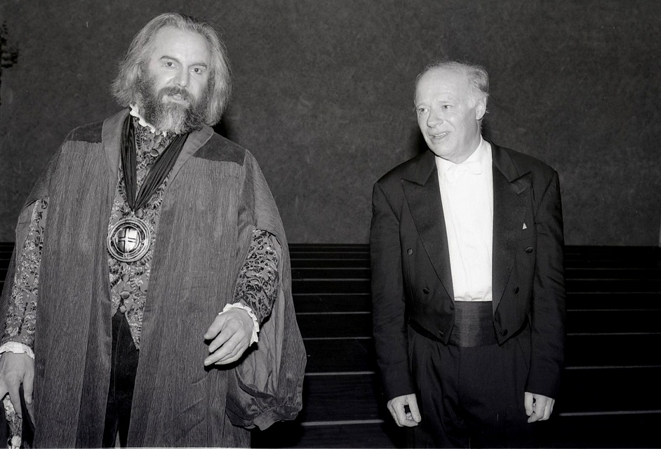 John Tomlinson and Bernard Haitink after a performance of Die Meistersinger