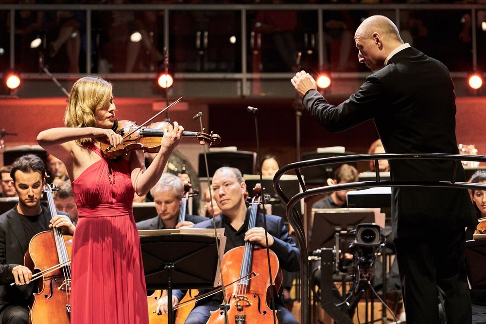Lisa Batiashvili and Paavo Jarvi in Tchaikovsky's Violin Concerto