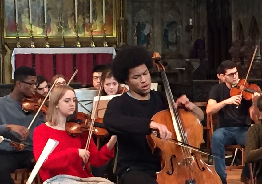 Sheku Kanneh-Mason in rehearsal with the Fantasia Orchestra