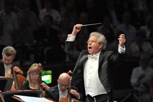 Belohlavek conducting the BBC Symphony Orchestra