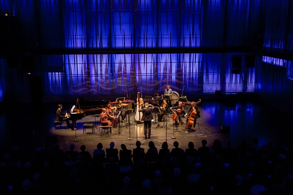 Line-up in Harpa