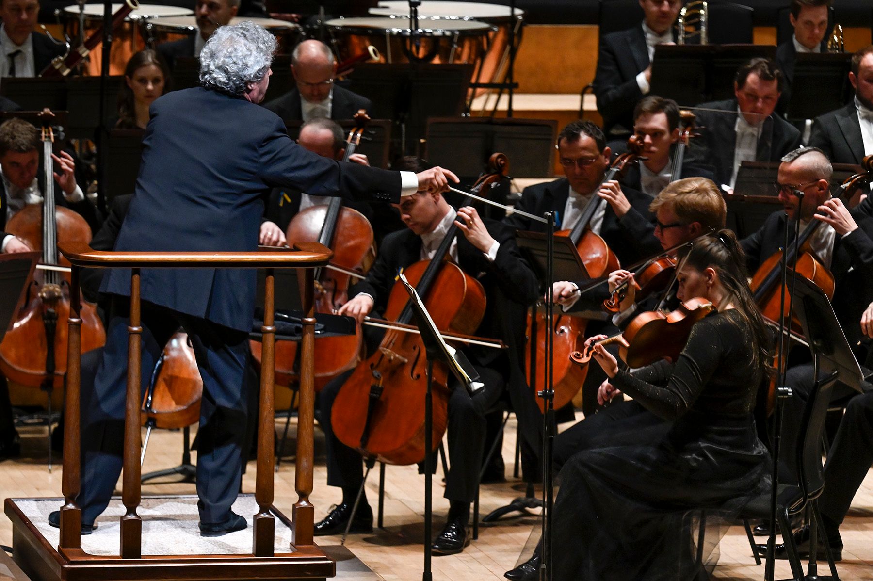 Bychkov conducting the Czech Philharmonic at the Barbican