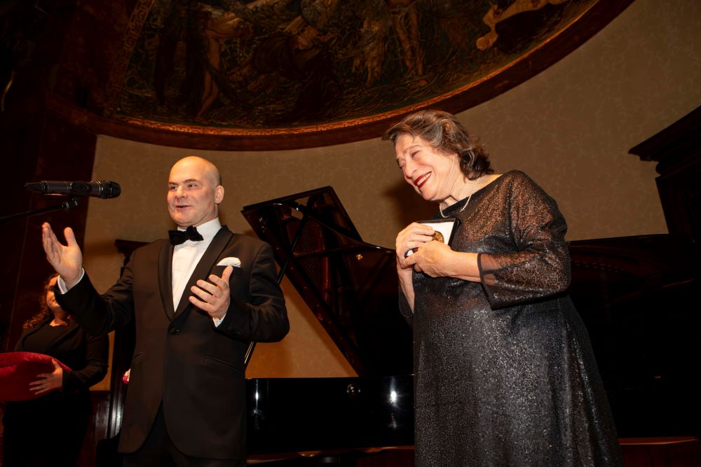 Elisabeth Leonskaja receiving the Wigmore Hall Gold Medal