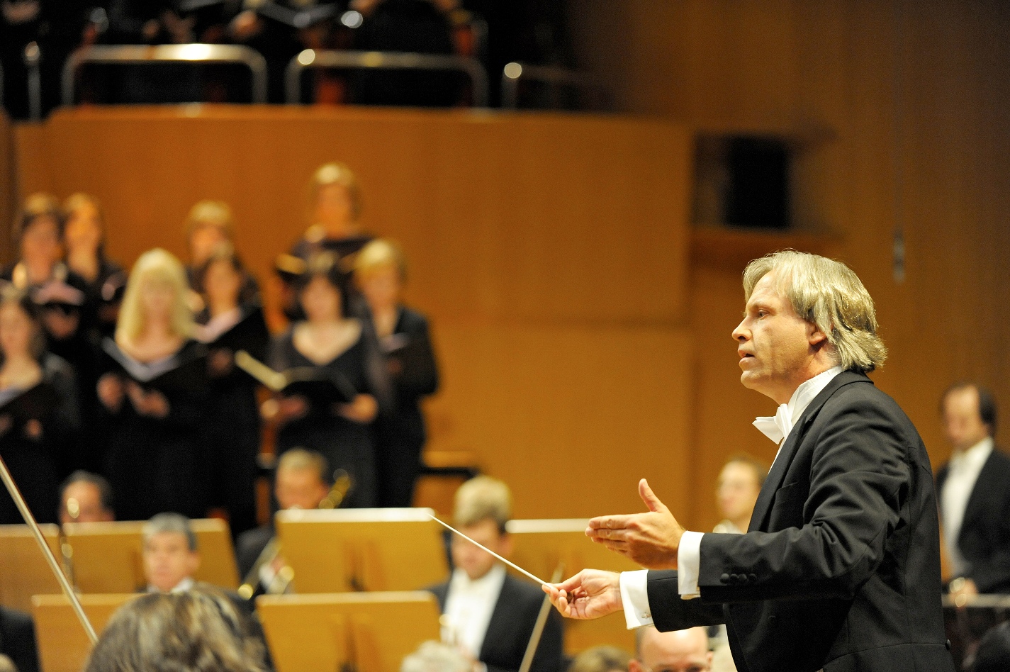 Stenz conducting Mahler 8 in rehearsal