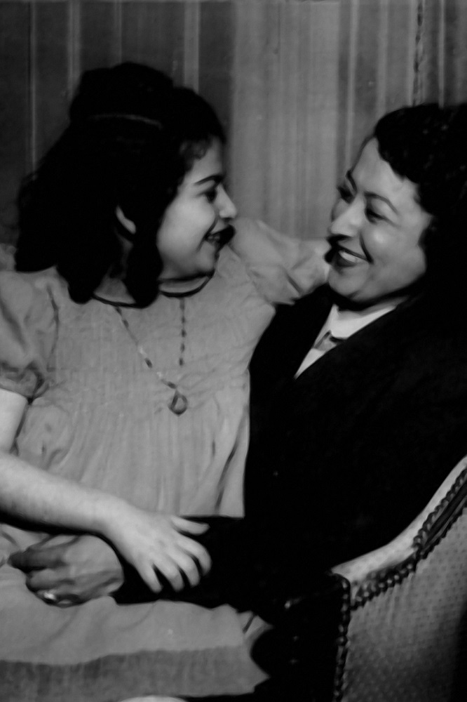 Idil Biret with her mother