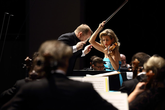 Anne Sophie Mutter plays Penderecki