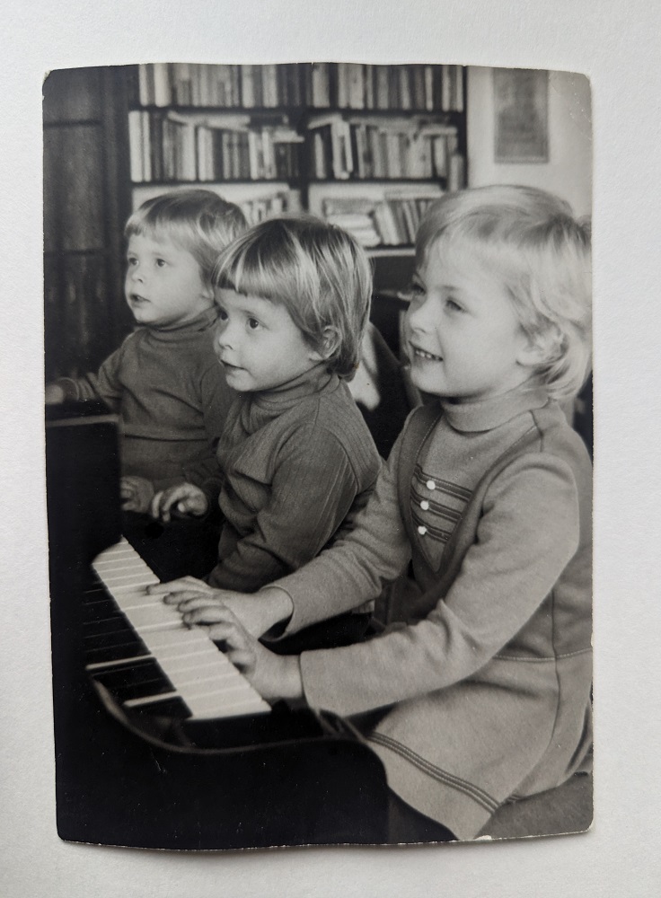 Young Henschels at the piano