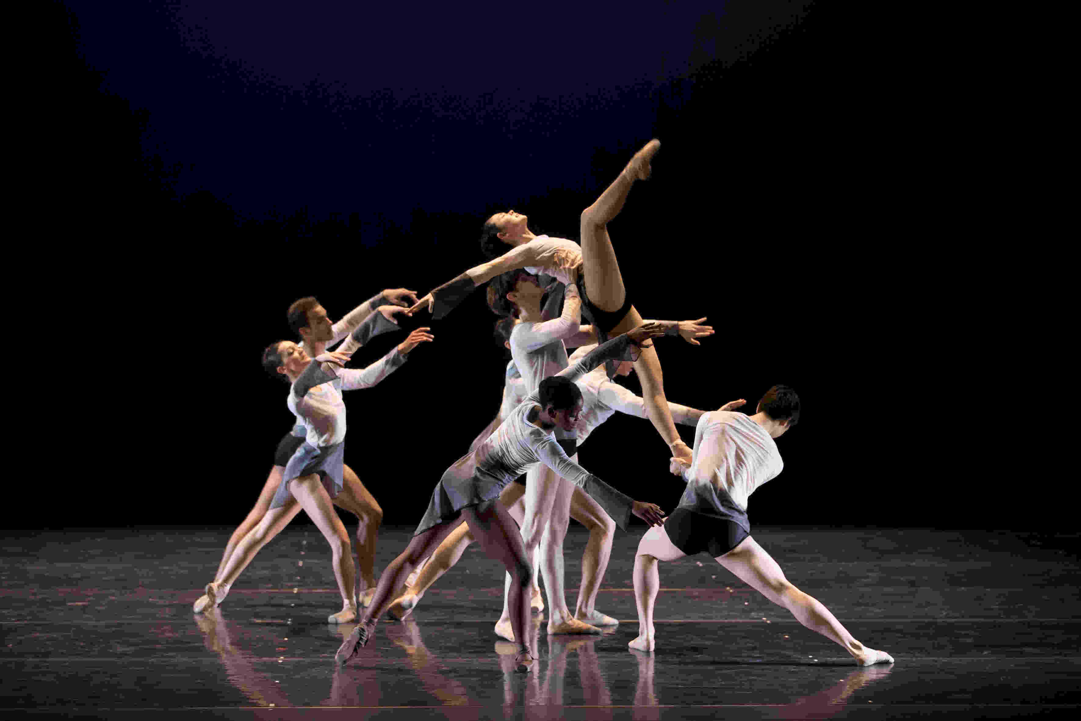 Dutch National Ballet Junior Company in George Williamson's Dawn Dances