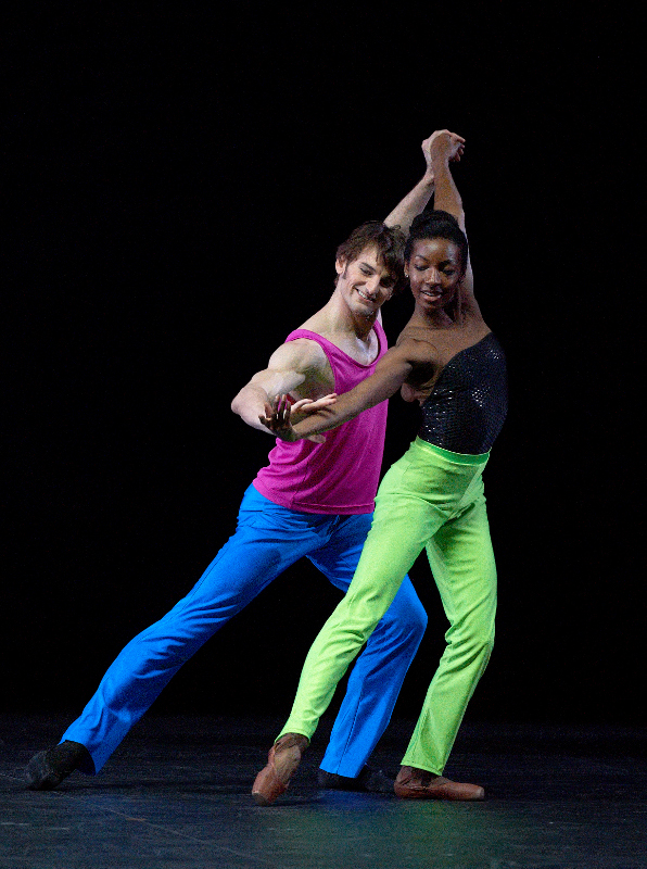 Precious Adams and Aaron Robison in 'Approximate Sonata 2016' by William Forsythe. Photo by Laurent Liotardo.