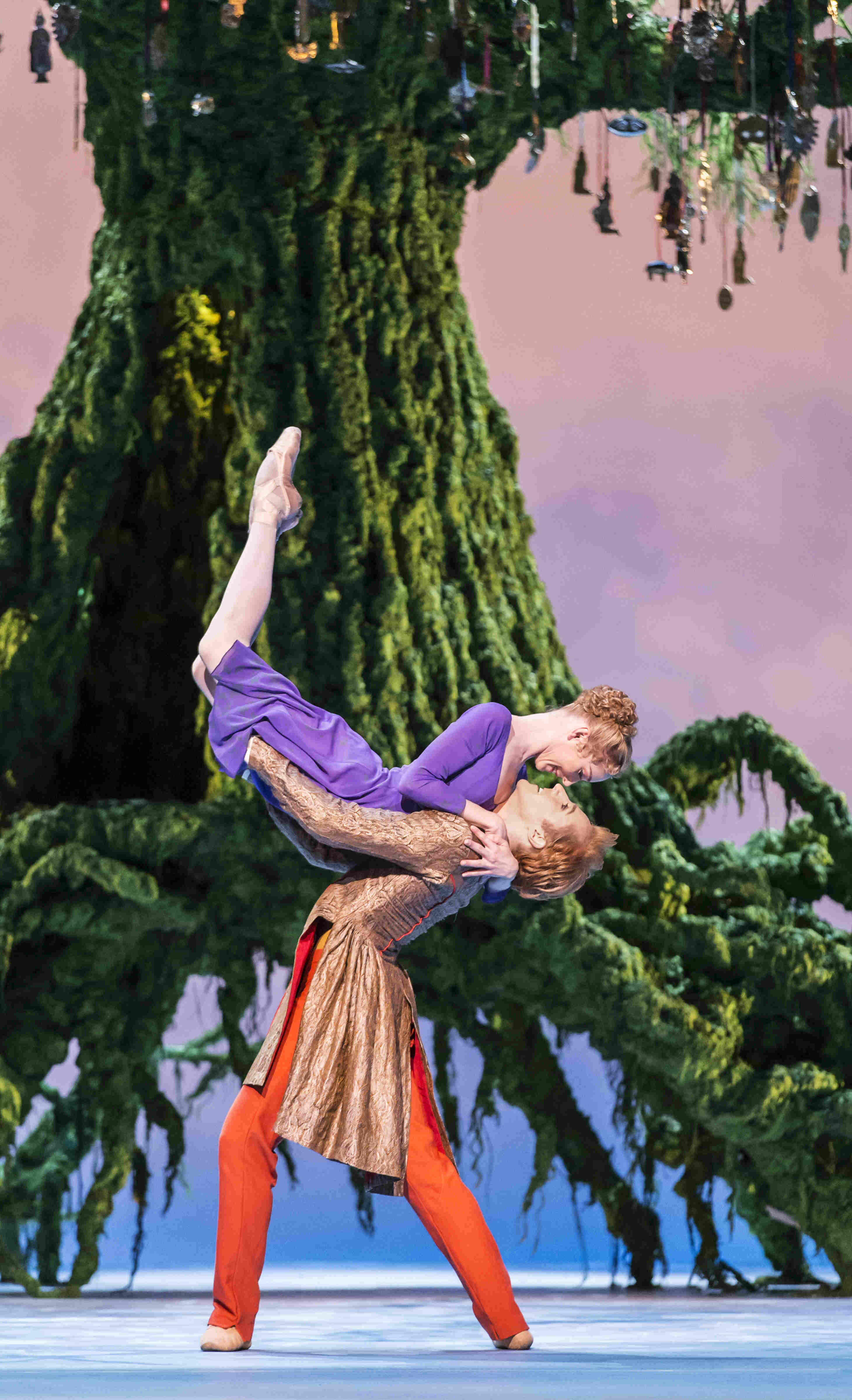 Sarah Lamb as Perdita and Stephen McRae as Florizel in The Winter's Tale