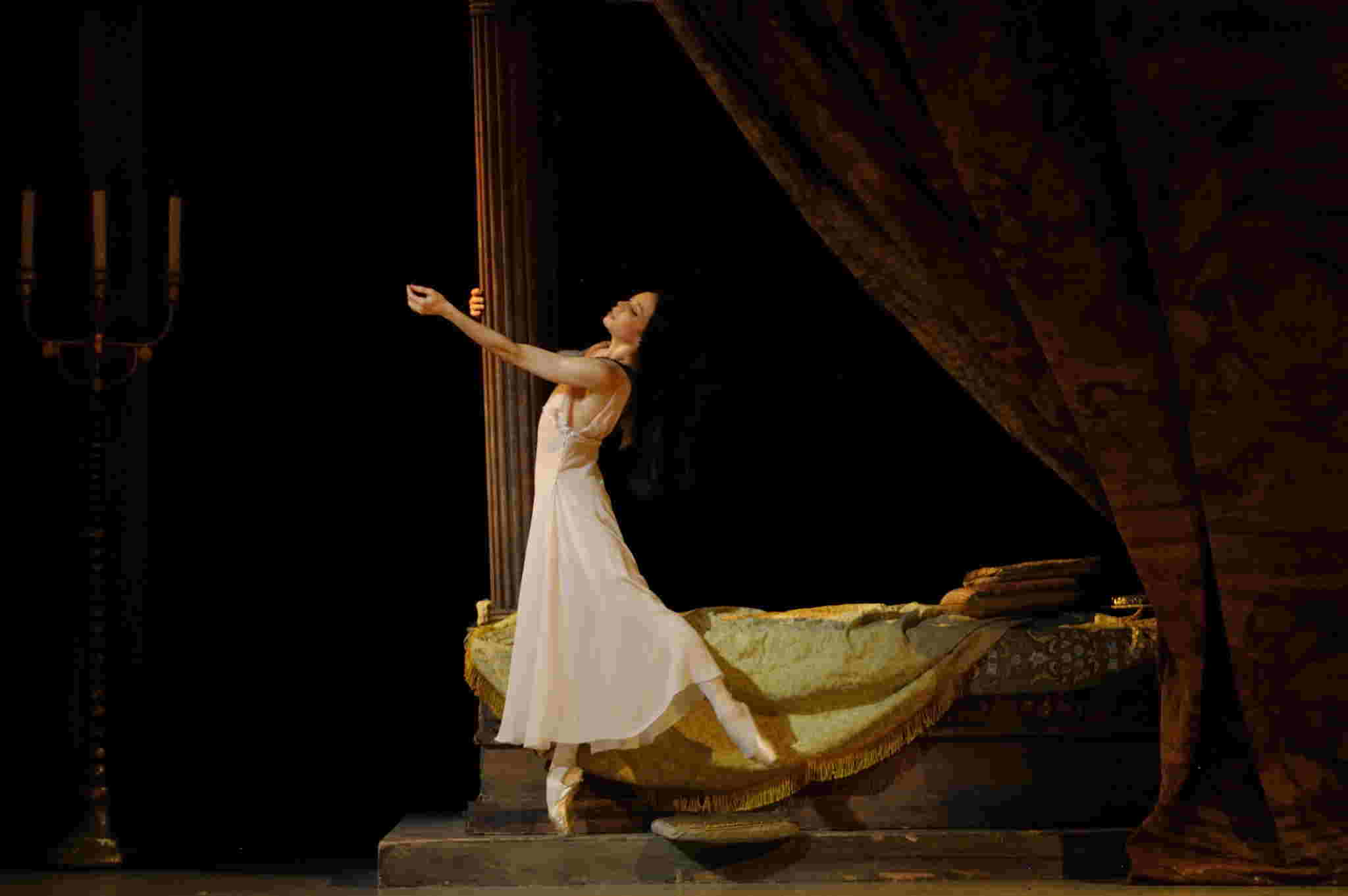 Diana Vishneva as Juliet in the Mariinsky Ballet Theatre production