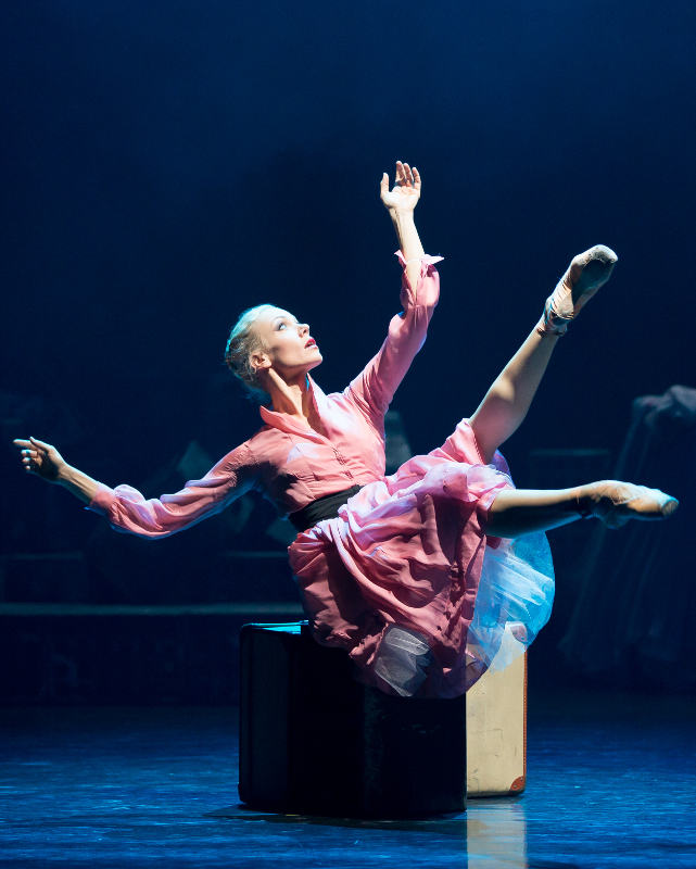 Eve Mutso as Blanche DuBois in Scottish Ballet's A Streetcar Named Desire