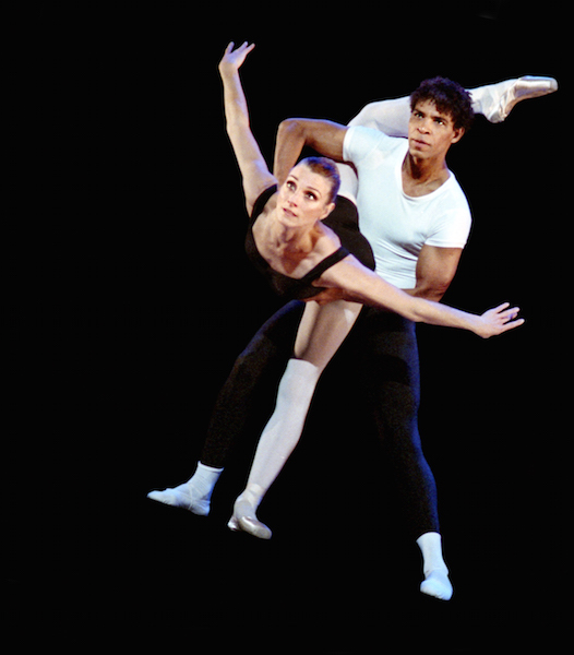 Zenaida Yanowsky and Carlos Acosta in the 'Agon' pas de deux