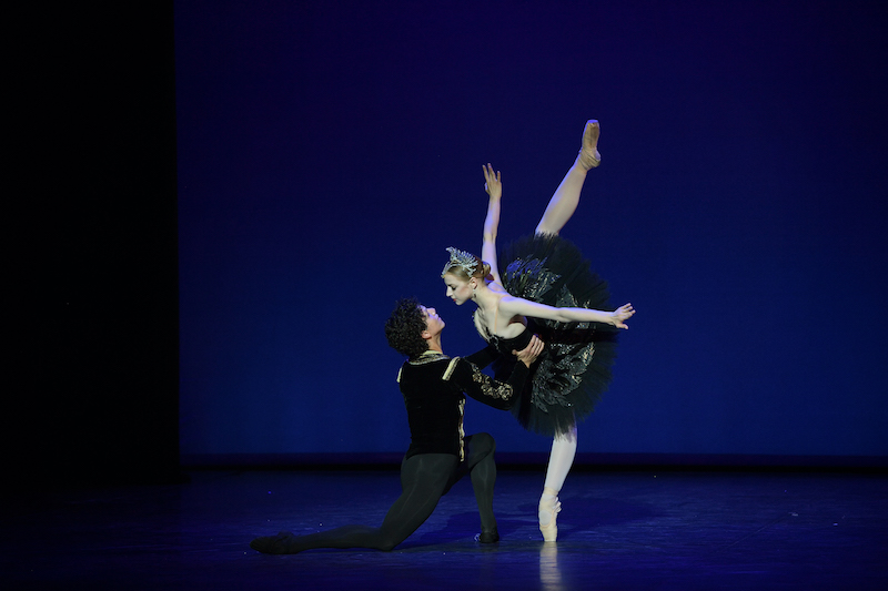 Isaac Hernandez and Natascha Mair in the Black Swan pas de deux