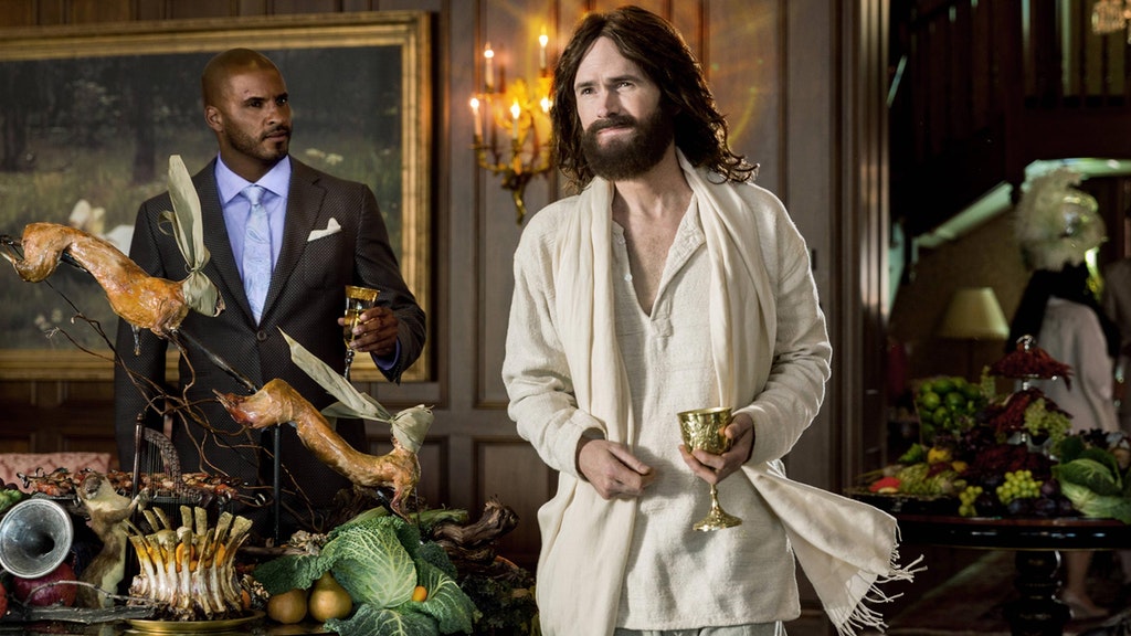Shadow Moon (Ricky Whittle) meets an American Jesus