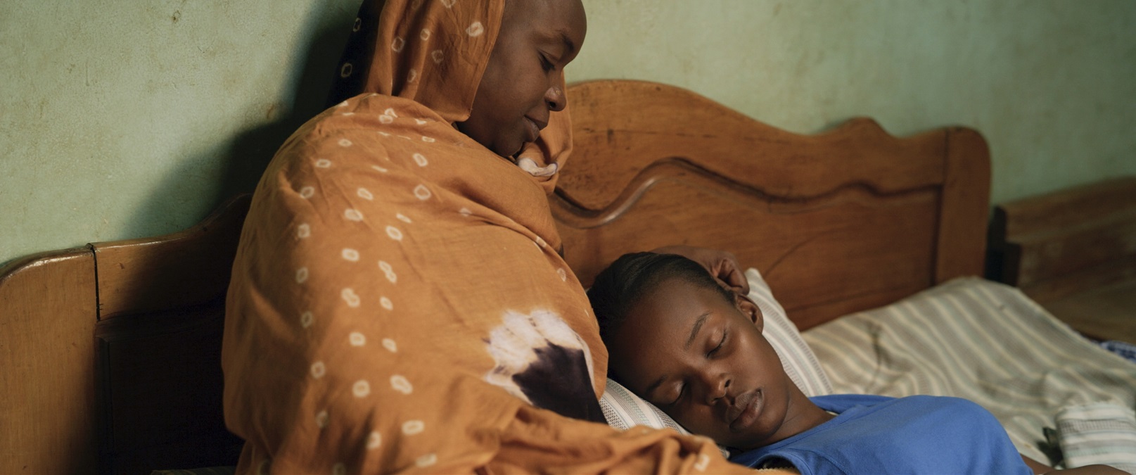 Amina (Achouackh Abakar Souleymane) and Maria (Rihane Khalil Alio) in Lingui: The Sacred Bones