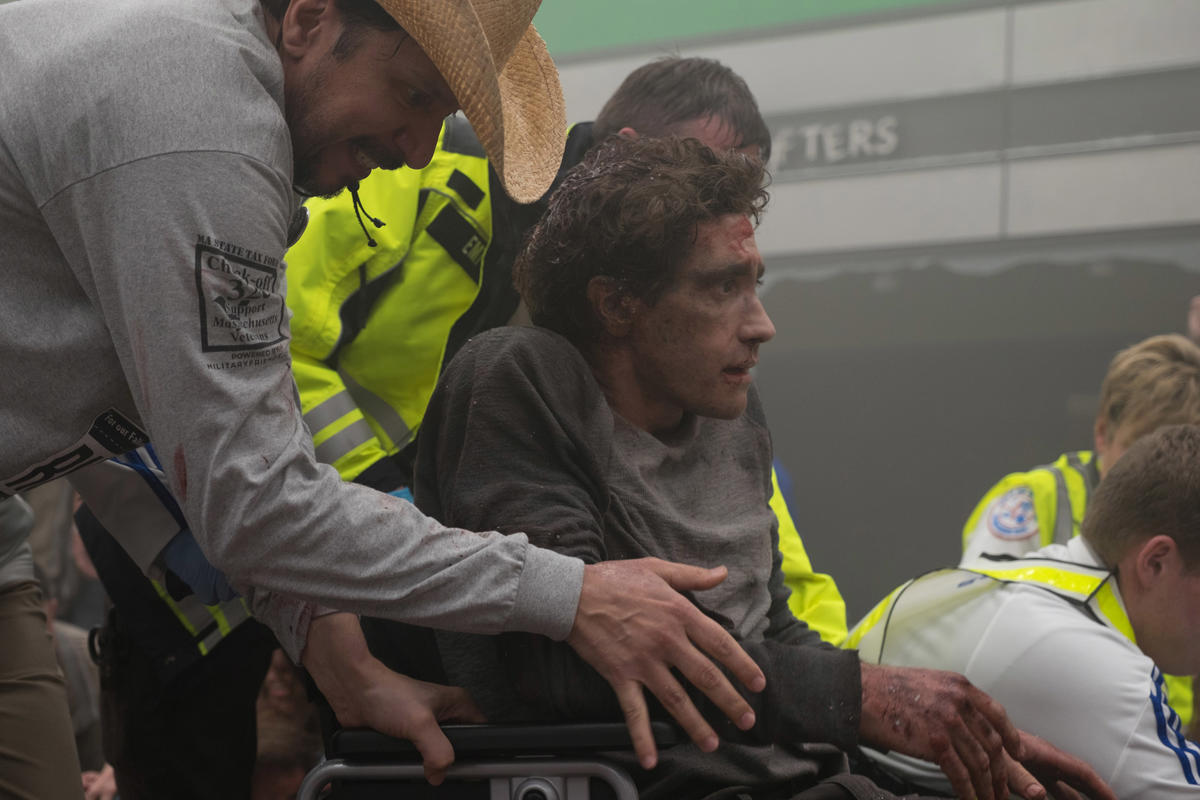 Jeff (Jake Gyllenhaal) after the blast