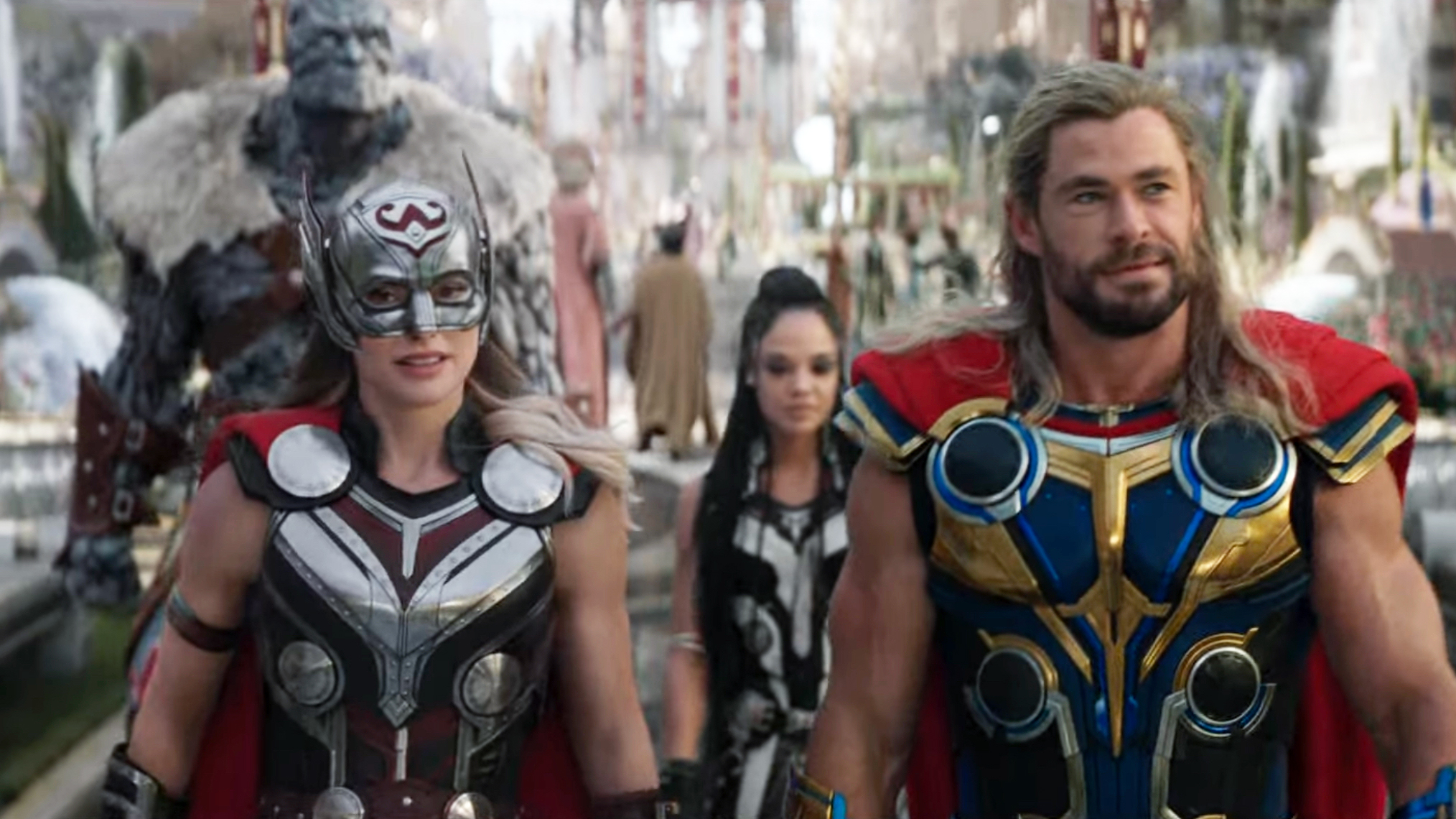 Natalie Portman and Chris Hemsworth in Thor: Love and Thunder