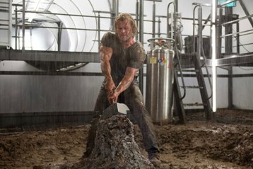 Chris hemsworth in Thor