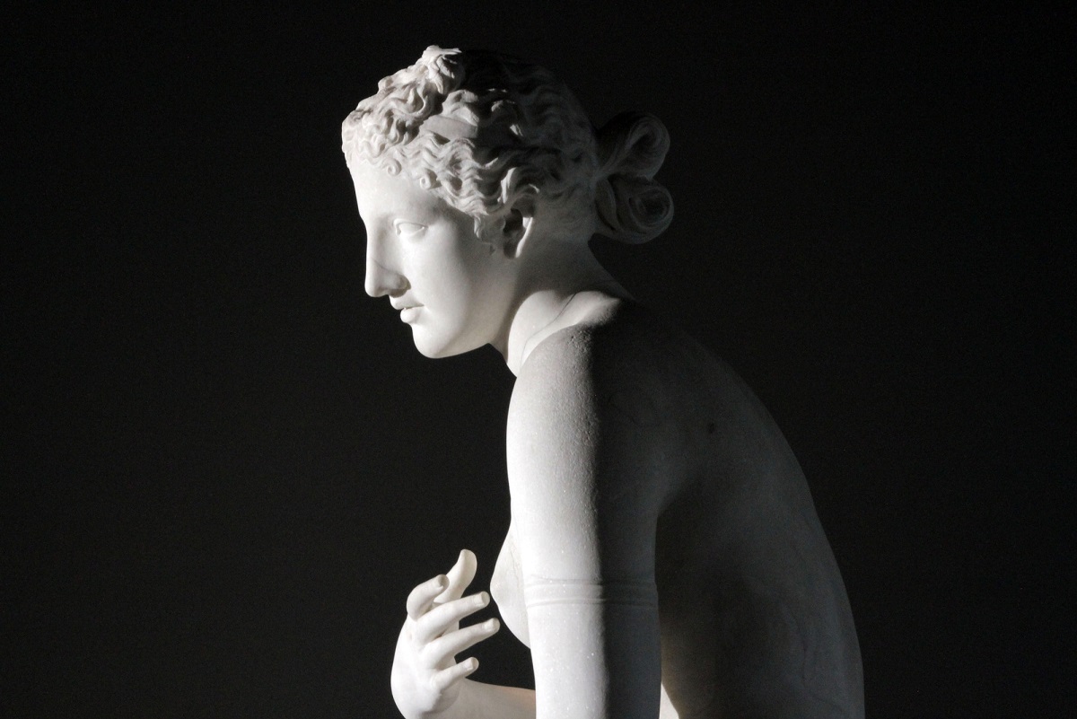 Aphrodite of Menophantos, Praxiteles, (4th century BCE) - Palazzo Massimo alle Terme, Rome, Italy 