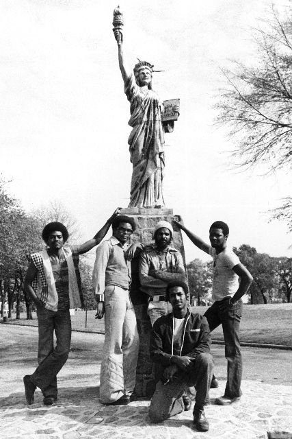 ONENESS OF JUJU AFRICAN RHYTHMS 1970-1982_Statue Of LibertyONENESS OF JUJU AFRICAN RHYTHMS 1970-1982_Statue Of Liberty