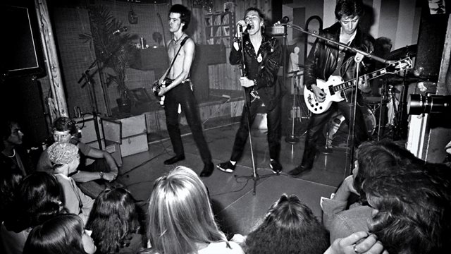 Sex Pistols_Looking For a Kiss in Kristinehamn_audience_Club Zebra