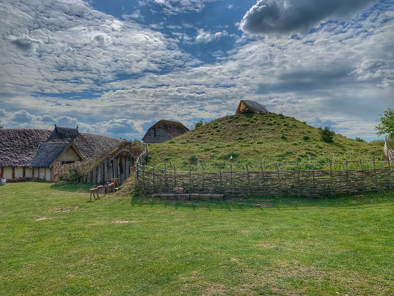 Jaminaround Earth House