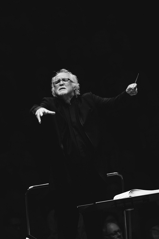 Donald Runnicles conducting Manon Lescaut