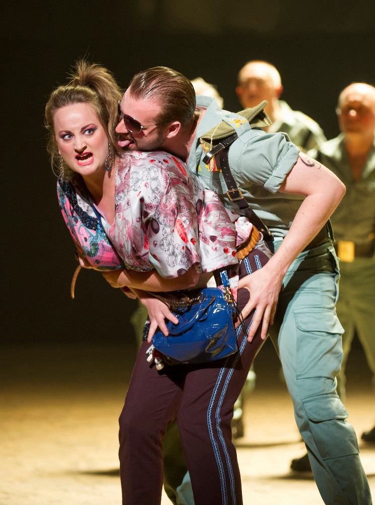 Eleanor Dennis and George Humphreys in ENO Carmen