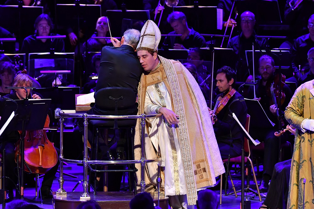 Conductor and Pope in Benvenuto Cellini