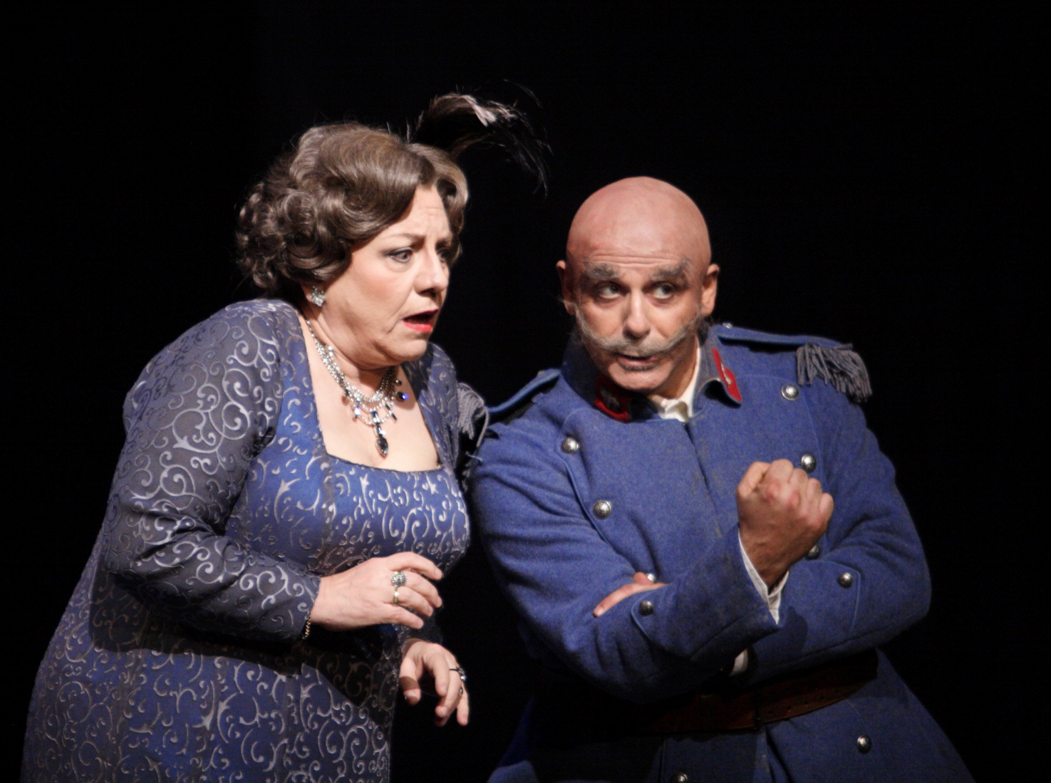Ewa Podles and Pietro Spagnoli in Royal Opera Fille du regiment