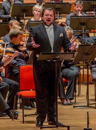 Burkhard Fritz in CBSO concert Parsifal
