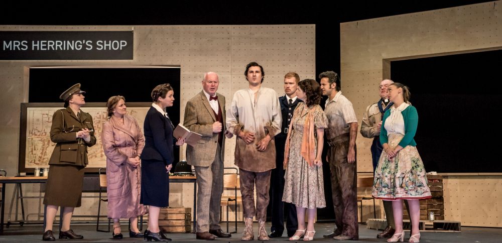 Albert and ensemble at end of the opera