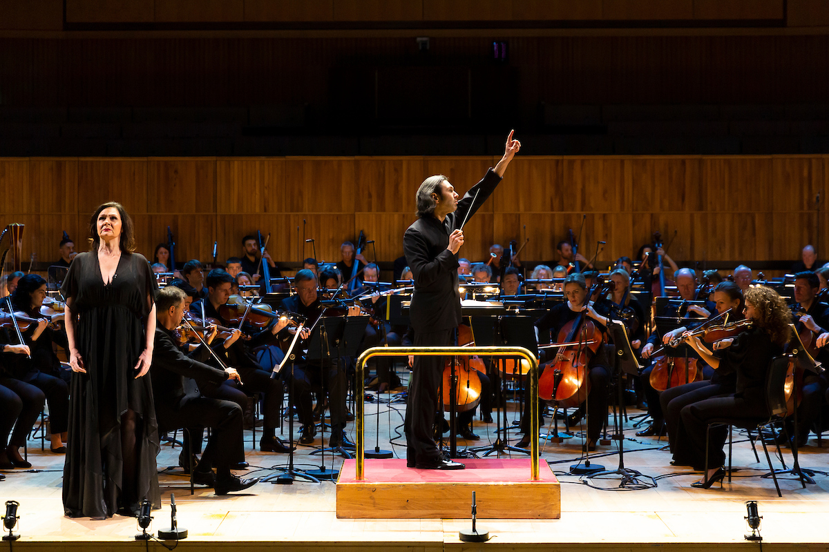 Anna Larsson as Erda in LPO Siegfried